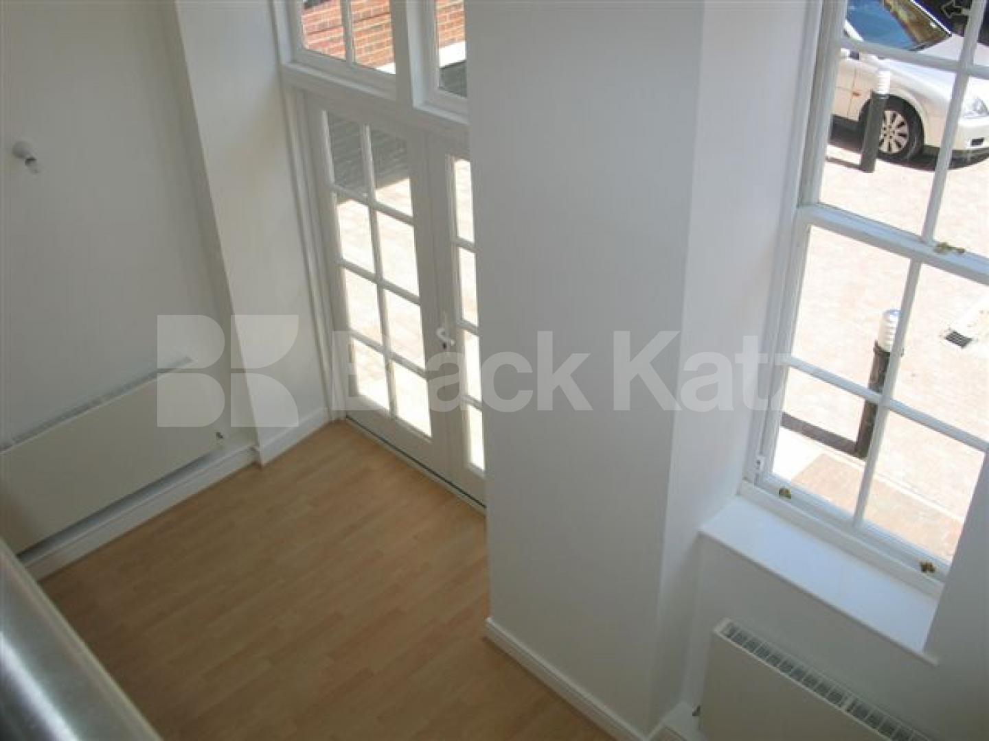 			New Instruction , 1 Bedroom, 1 bath, 1 reception Apartment			 Batchelor Street , ANGEL